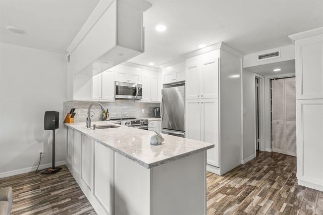 342 Southwind Drive 102, North Palm Beach, FL 33408