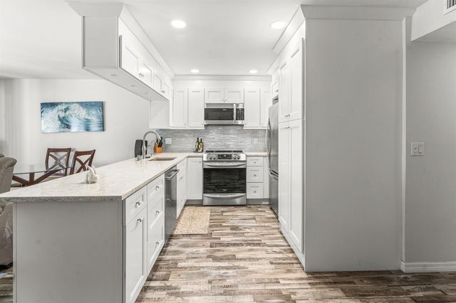 342 Southwind Drive 102, North Palm Beach, FL 33408
