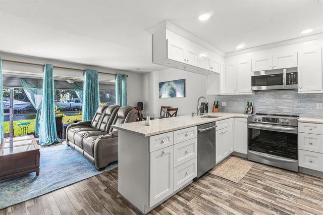 342 Southwind Drive 102, North Palm Beach, FL 33408