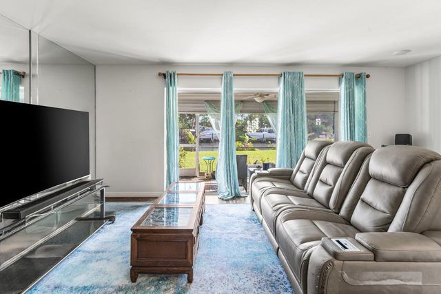 342 Southwind Drive 102, North Palm Beach, FL 33408