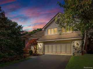 4832 Cliffside Drive 21, West Bloomfield, MI 48323