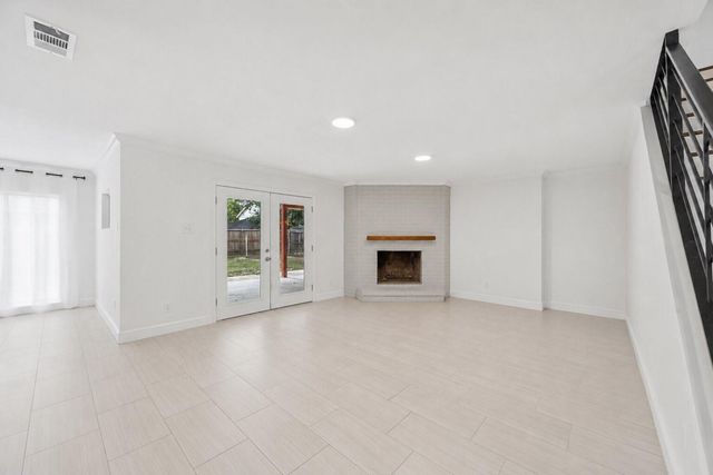 5718 Pine Arbor Drive, Houston, TX 77066