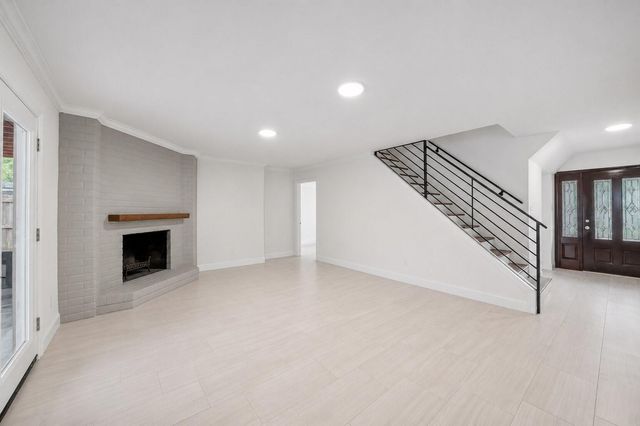 5718 Pine Arbor Drive, Houston, TX 77066