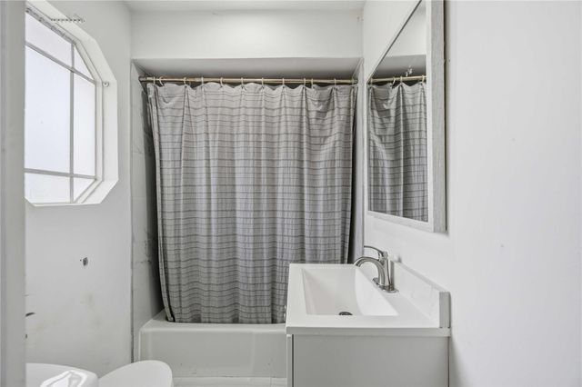 5718 Pine Arbor Drive, Houston, TX 77066