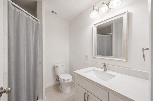 5718 Pine Arbor Drive, Houston, TX 77066