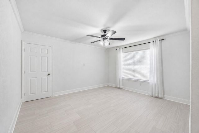 5718 Pine Arbor Drive, Houston, TX 77066