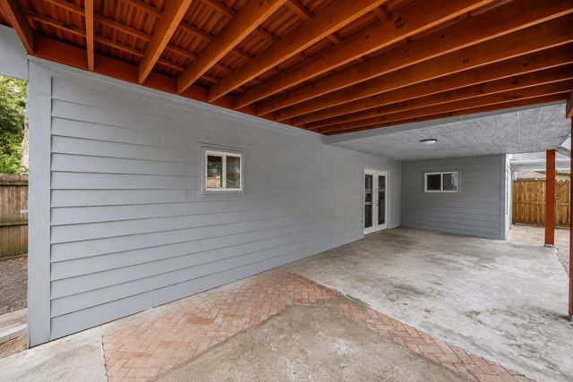 5718 Pine Arbor Drive, Houston, TX 77066
