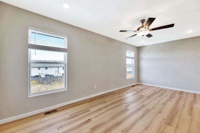 9149 Chris Ct, Bel Aire, KS 67226