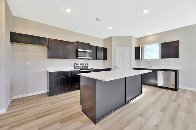 9149 Chris Ct, Bel Aire, KS 67226