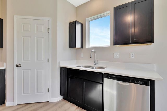 9149 Chris Ct, Bel Aire, KS 67226