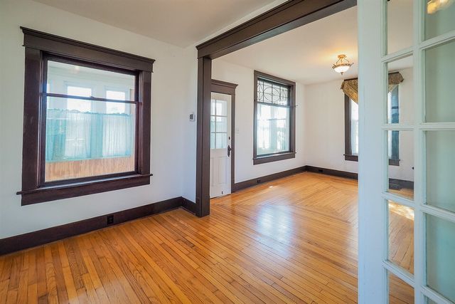 24 W Linden Street, Three Oaks, MI 49128
