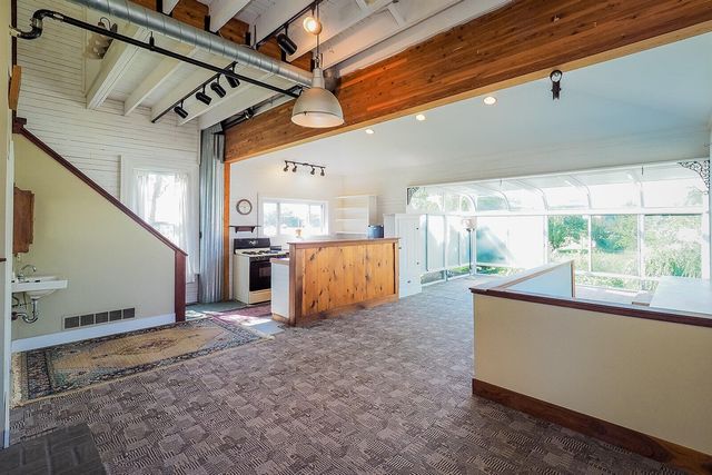 24 W Linden Street, Three Oaks, MI 49128