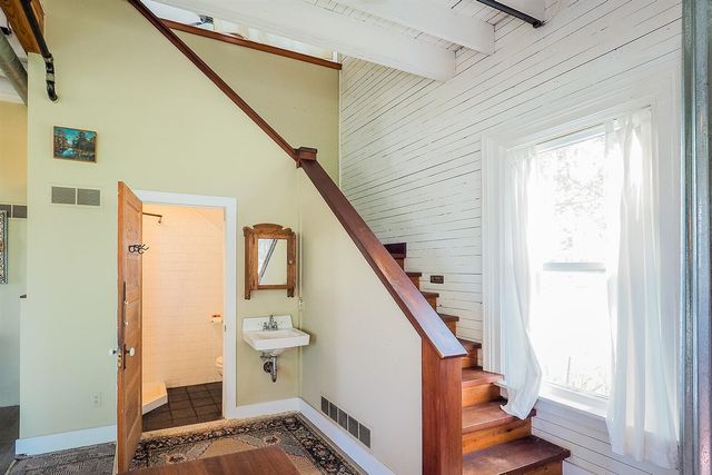 24 W Linden Street, Three Oaks, MI 49128