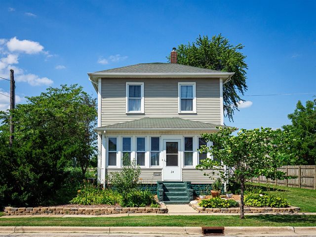 24 W Linden Street, Three Oaks, MI 49128