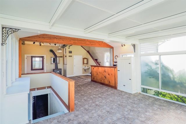 24 W Linden Street, Three Oaks, MI 49128