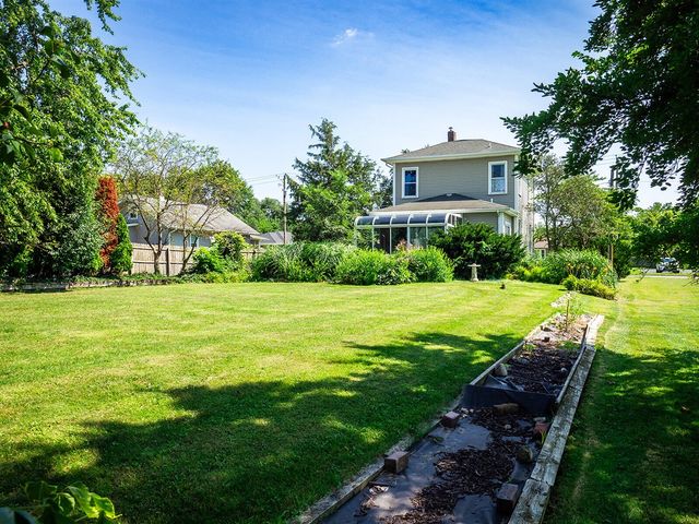24 W Linden Street, Three Oaks, MI 49128