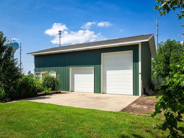 24 W Linden Street, Three Oaks, MI 49128