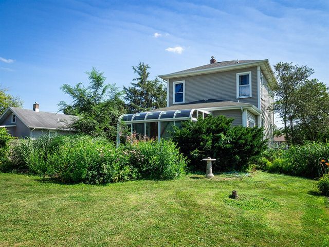 24 W Linden Street, Three Oaks, MI 49128