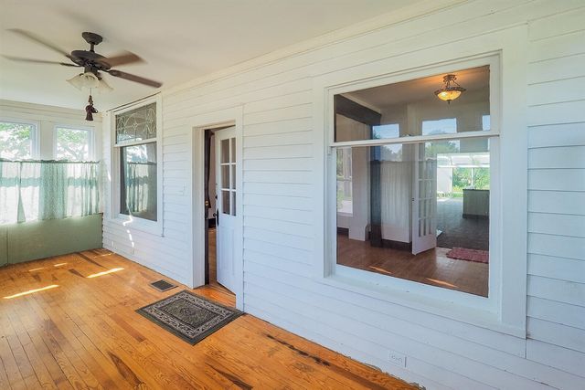 24 W Linden Street, Three Oaks, MI 49128