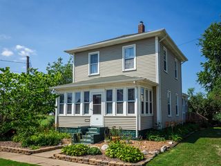 24 W Linden Street, Three Oaks, MI 49128