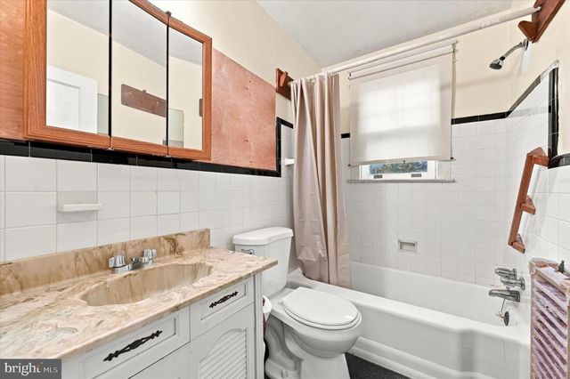521 10TH AVE, Prospect Park, PA 19076