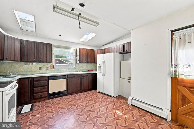 521 10TH AVE, Prospect Park, PA 19076
