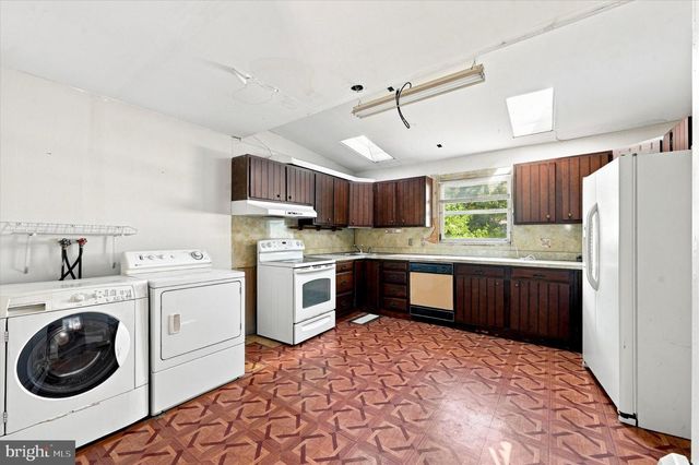 521 10TH AVE, Prospect Park, PA 19076