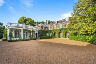 788 E Woodland Road, Lake Forest, IL 60045