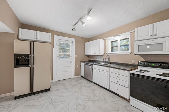 8417 Pennsylvania Avenue, St Louis, MO 63111