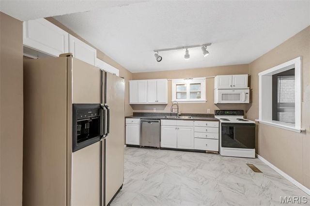 8417 Pennsylvania Avenue, St Louis, MO 63111