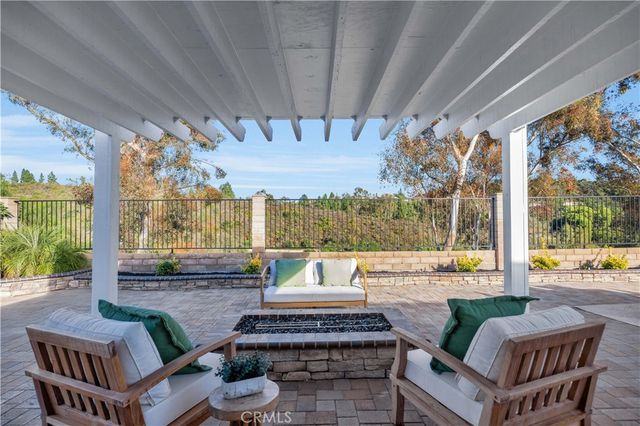 21952 Esplendor, Mission Viejo, CA 92691