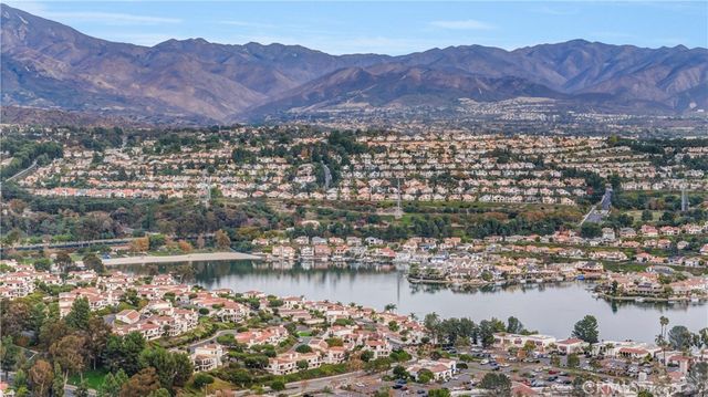 21952 Esplendor, Mission Viejo, CA 92691