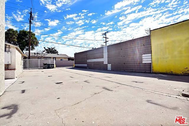 1108 E 84th Place, Los Angeles, CA 90001