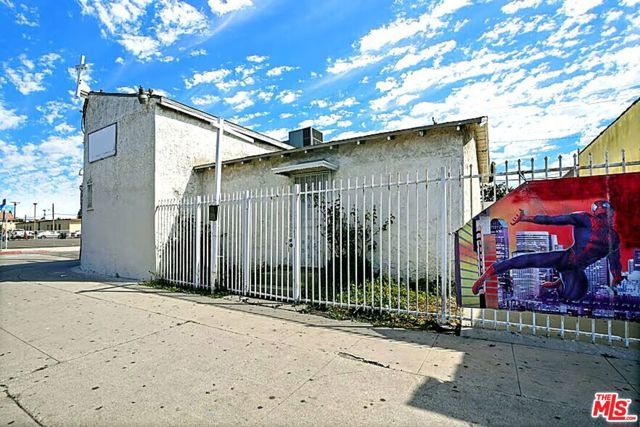 1108 E 84th Place, Los Angeles, CA 90001