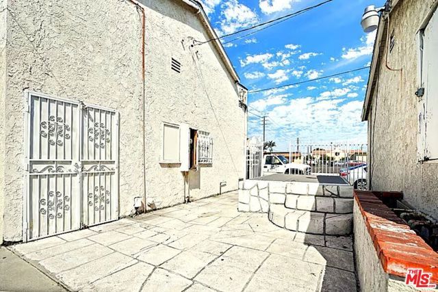 1108 E 84th Place, Los Angeles, CA 90001