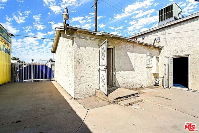 1108 E 84th Place, Los Angeles, CA 90001
