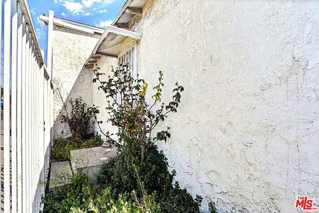 1108 E 84th Place, Los Angeles, CA 90001
