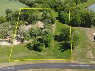 11e Como Trace Drive, Senatobia, MS 38668