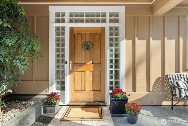 21322 NE President Point Road, Kingston, WA 98346