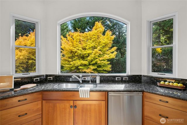 21322 NE President Point Road, Kingston, WA 98346