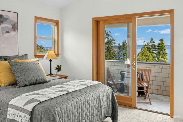 21322 NE President Point Road, Kingston, WA 98346