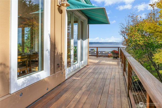 21322 NE President Point Road, Kingston, WA 98346