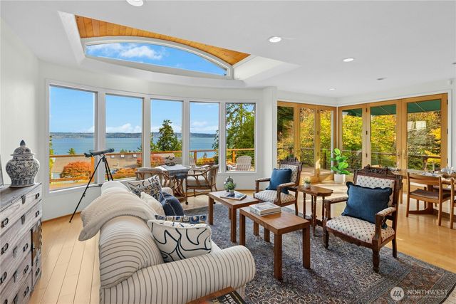21322 NE President Point Road, Kingston, WA 98346