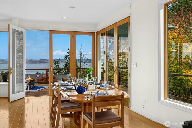 21322 NE President Point Road, Kingston, WA 98346