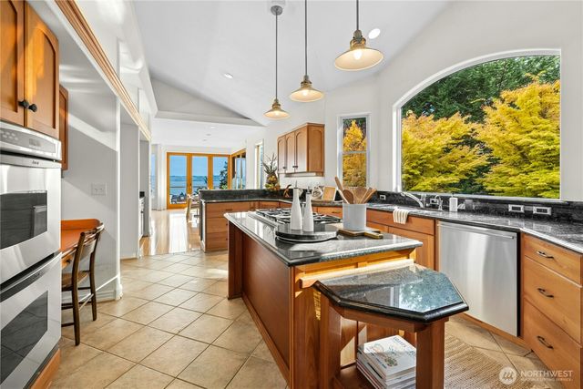 21322 NE President Point Road, Kingston, WA 98346