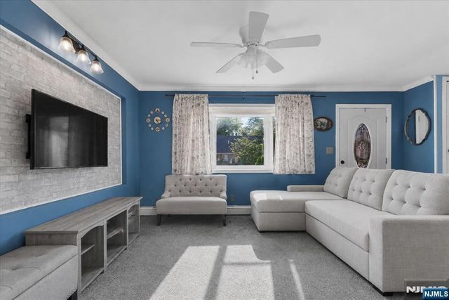 29 Central Avenue, Pompton Lakes, NJ 07442