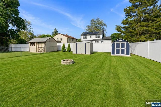 29 Central Avenue, Pompton Lakes, NJ 07442