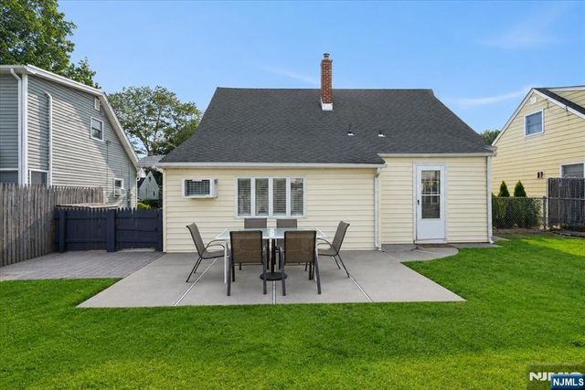 29 Central Avenue, Pompton Lakes, NJ 07442