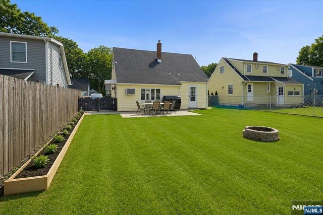 29 Central Avenue, Pompton Lakes, NJ 07442