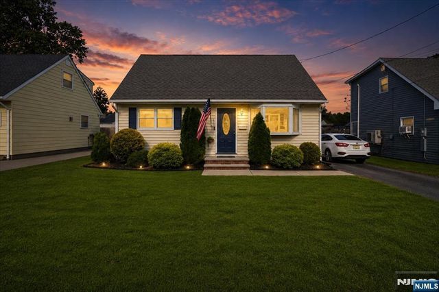 29 Central Avenue, Pompton Lakes, NJ 07442